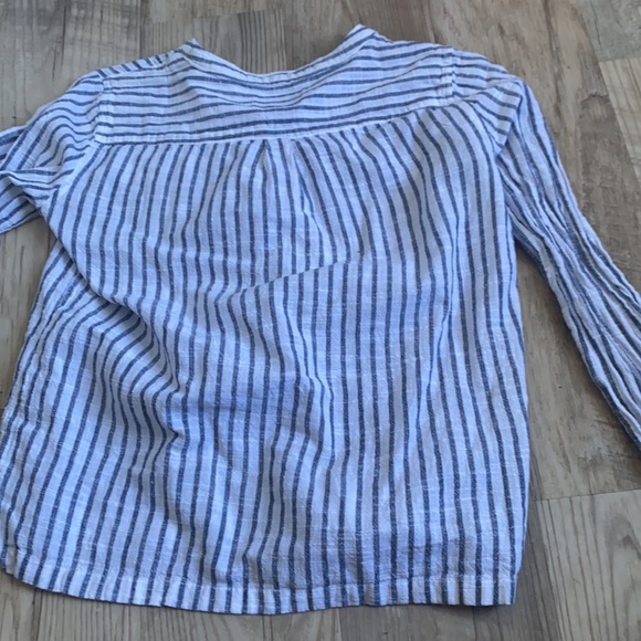 blue and white top - Picture 4 of 4